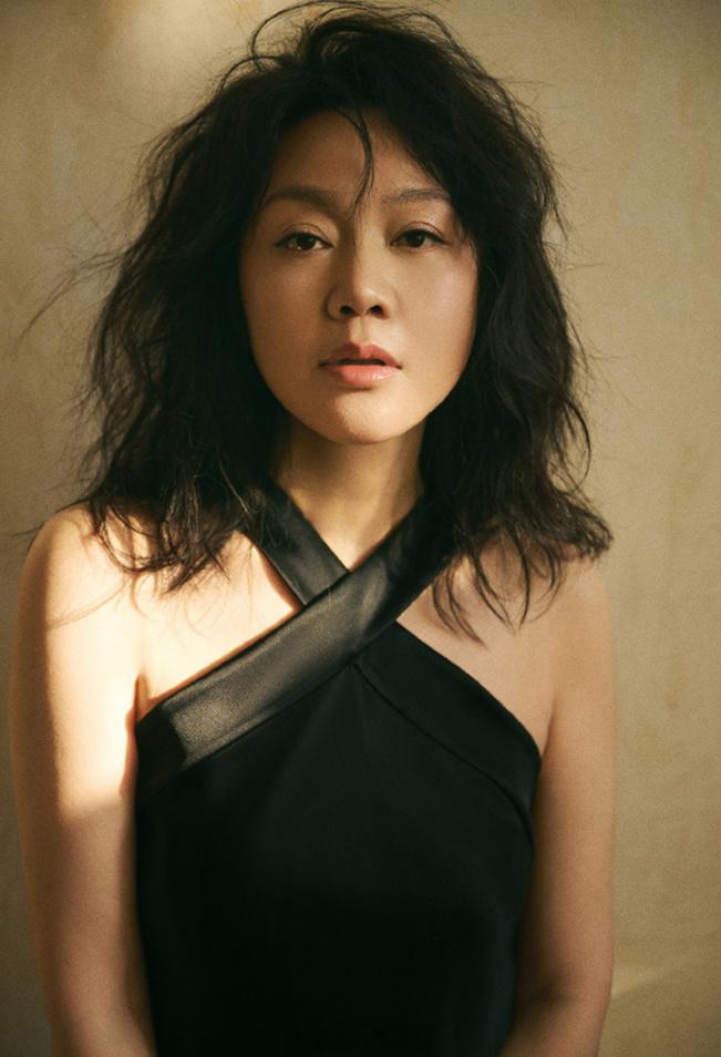 🥭剧集《柿柿如意》主演：闫妮、任敏、张晚意（按姓氏笔画排序）出品人、总制片人：