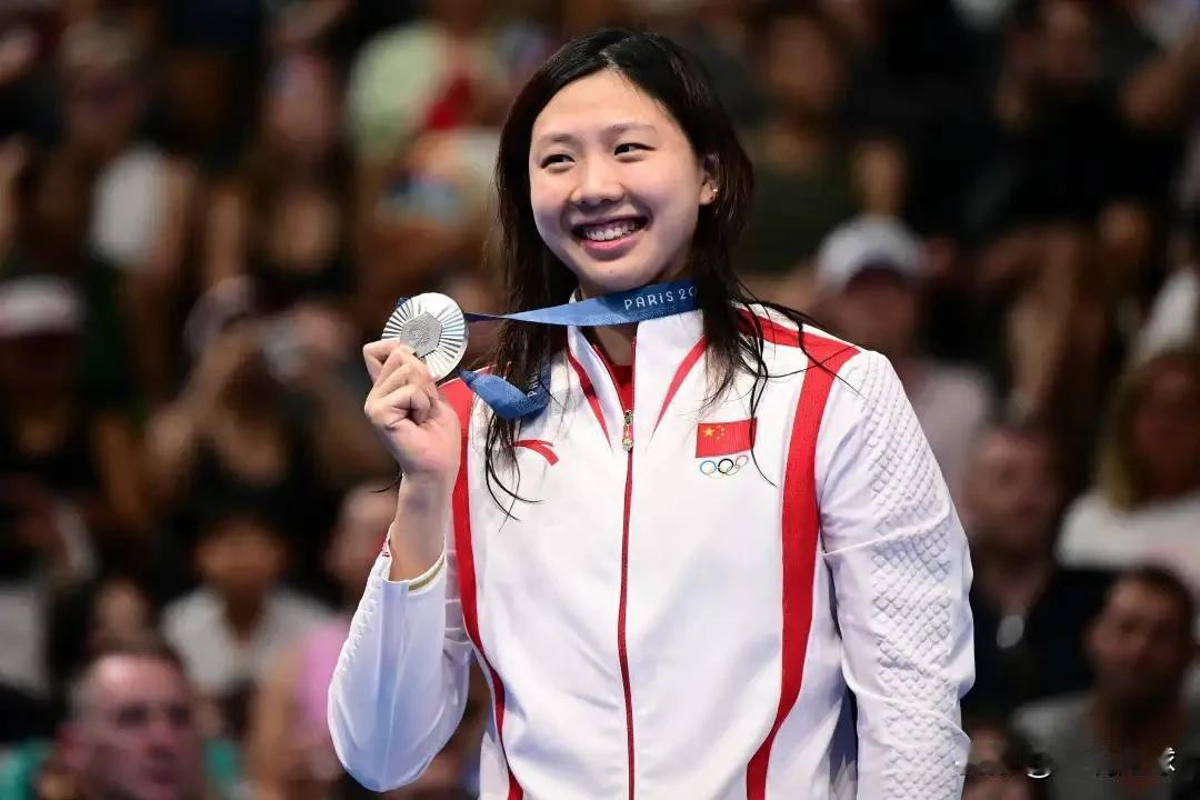 今天凌晨，唐钱婷在女子100米蛙泳决赛中以1分05秒54的成绩获得亚军，为中国游