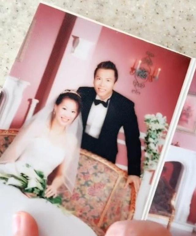 甄子丹凭电影《叶问》蜚声国际，成为「宇宙最强」。除了好打之外，甄子丹都好爱老婆，