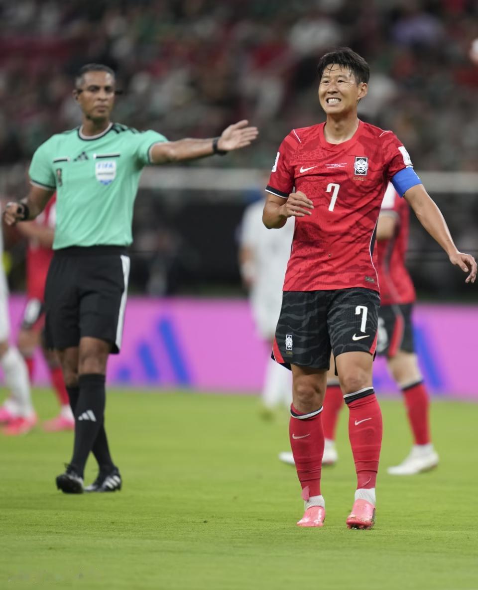 北京时间6月12日，世界杯小组赛A组第一轮在墨西哥瓜达拉哈拉球场结束，韩国2-1