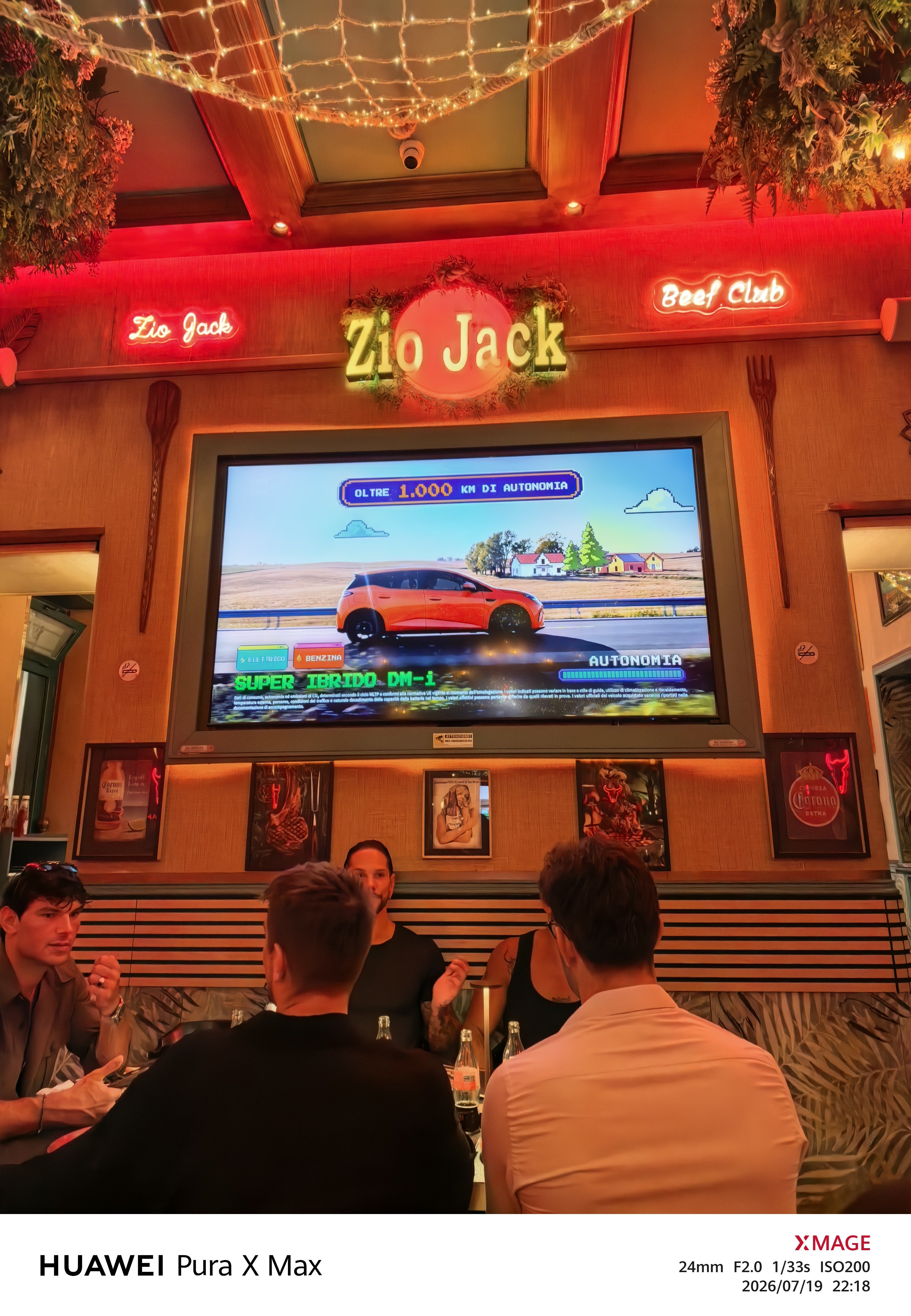 国外世界杯广告除了丰田大众铃木，也有咱BYD是海豚G DM-i 意大利·那不勒斯