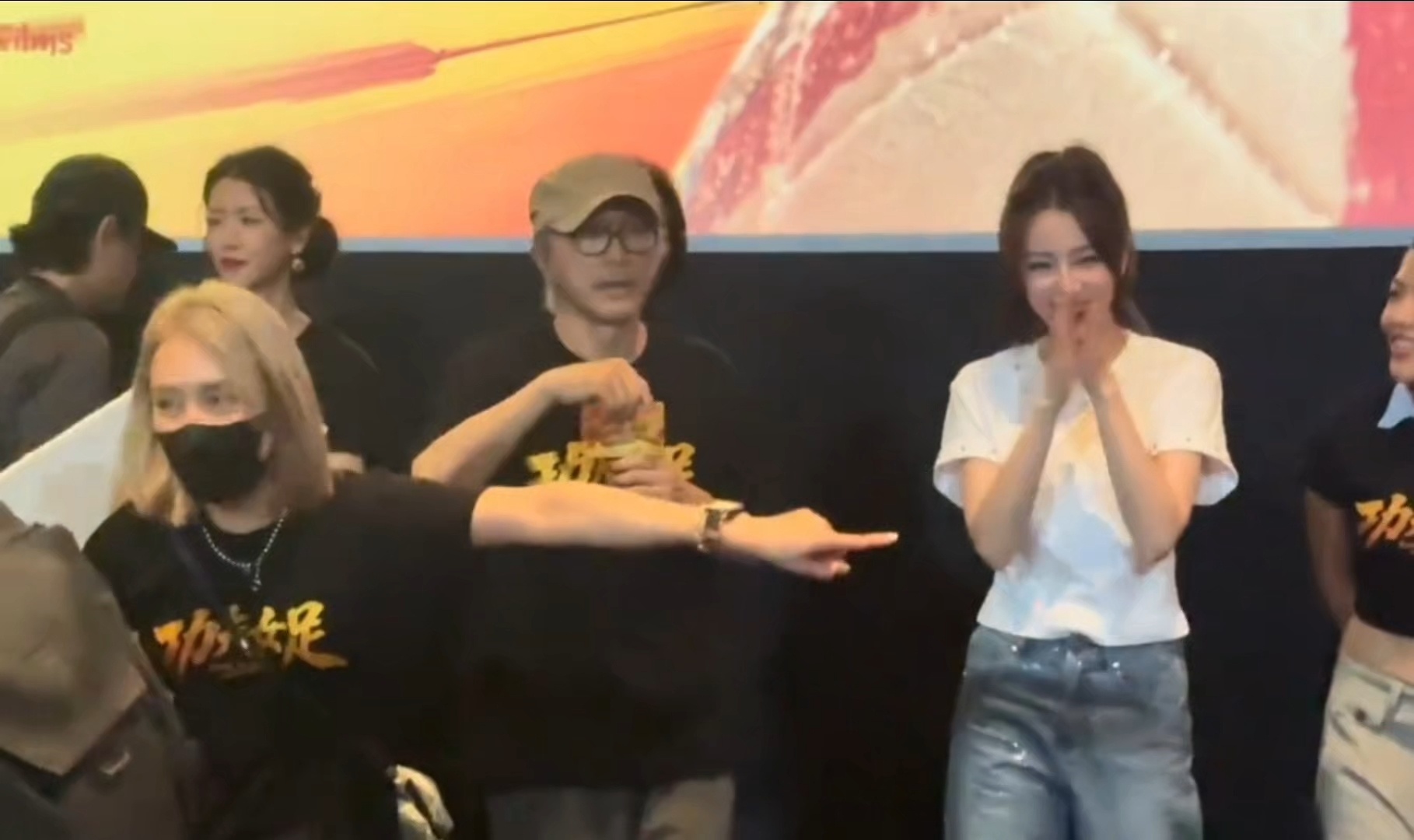 who??? 迪丽热巴香港首秀