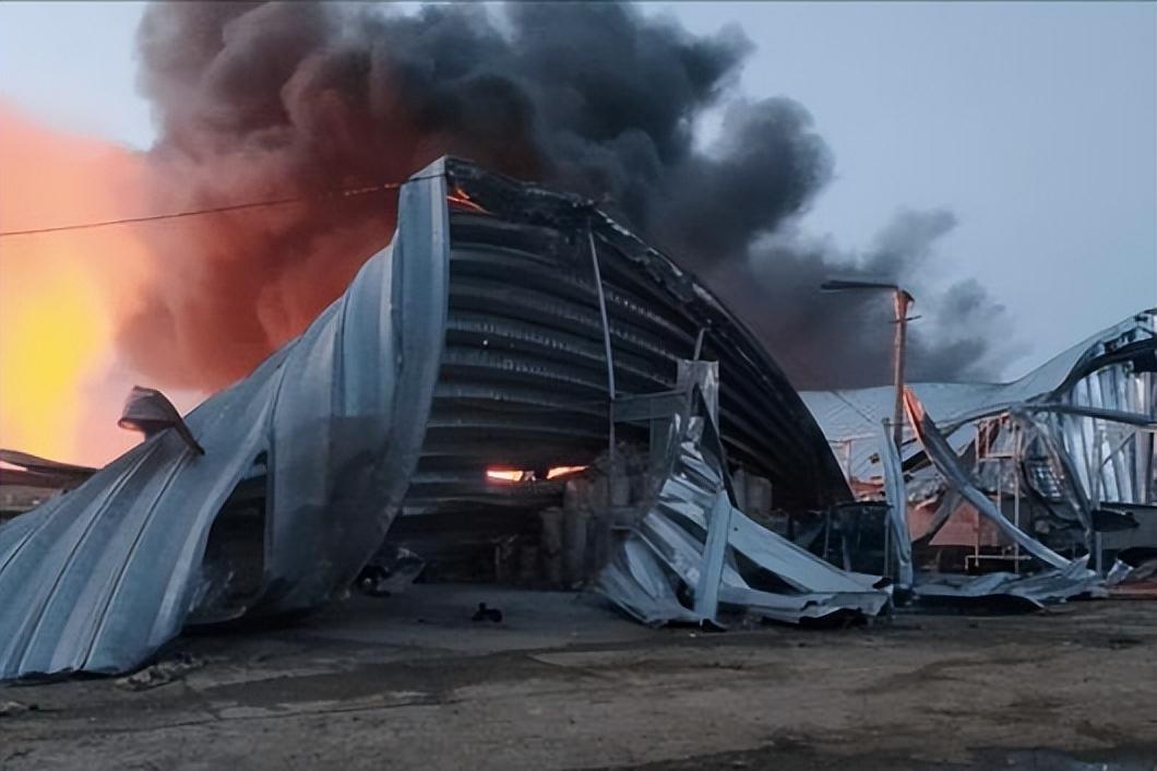 沙特炼油厂被炸、敖德萨大爆炸、新罗西斯克大爆炸，又一全球咽喉通道拉响红色警告，可