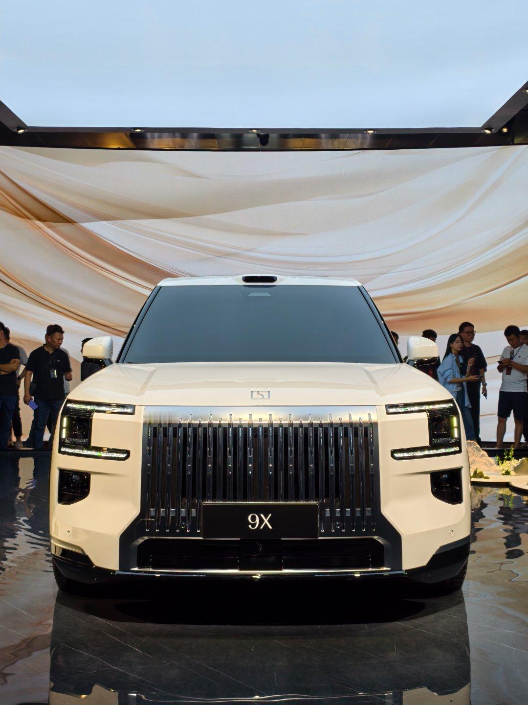 极氪9X重新定义旗舰SUV 极氪9X 是真大！非常有气势[收到][围观][围观]