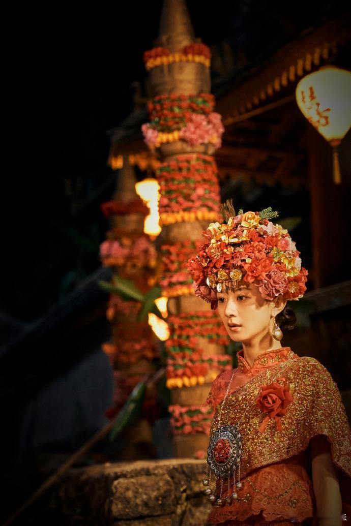 #来看娱乐[超话]##赵丽颖民俗风簪花造型##赵丽颖孤身入局为了千万朵花的绽放#