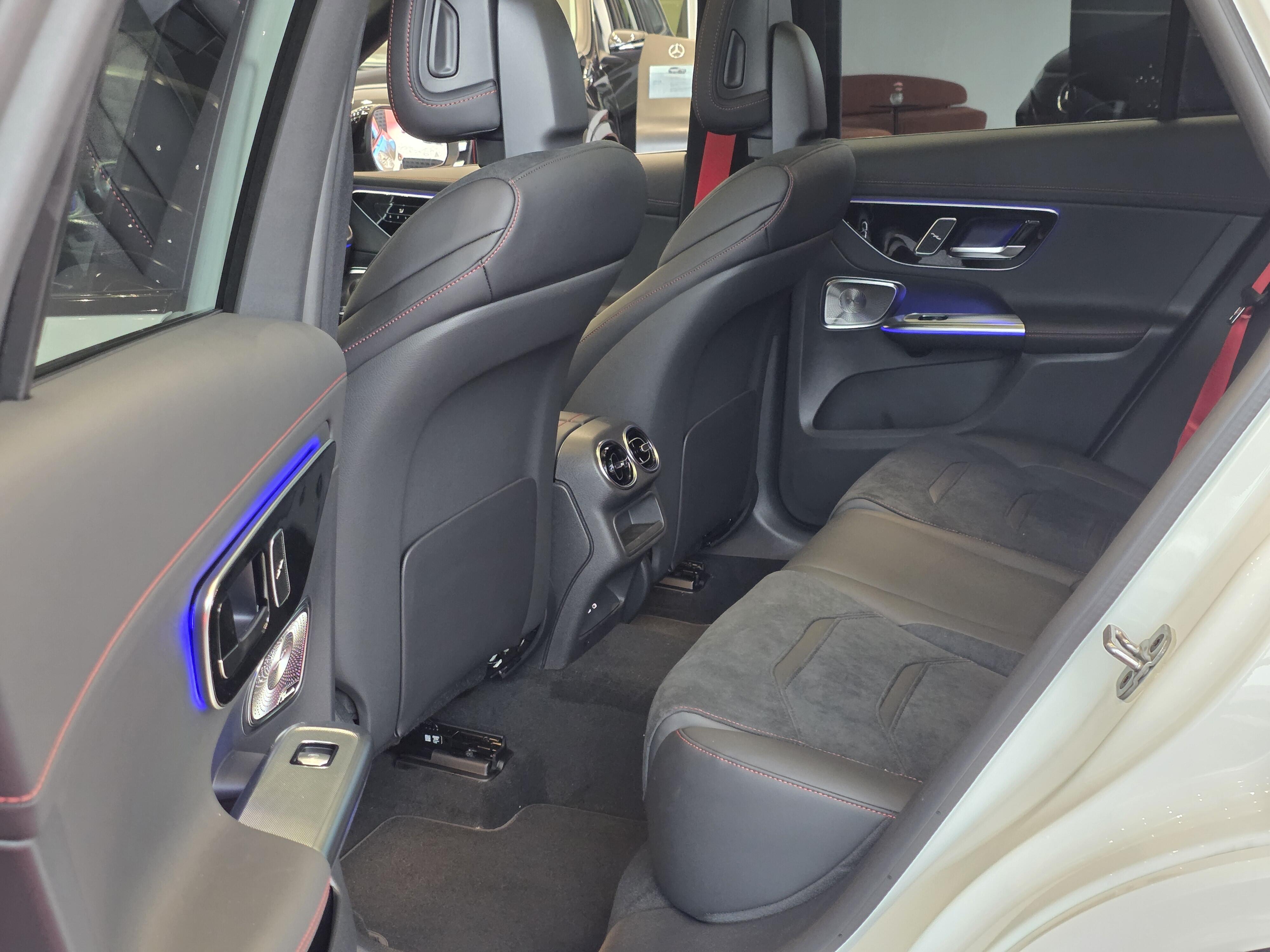 选配柏林之声夜色组件木饰的2026款GLC43AMG2026款AMG GLC43