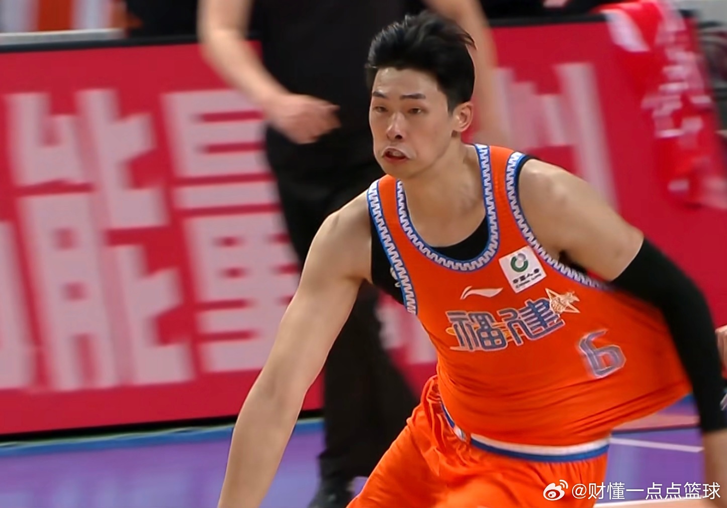 福建男篮今晚爆大冷了，以109比104战胜了强大的北京首钢男篮！邹阳拿下25分1