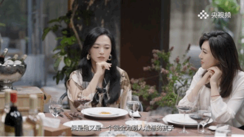 看到姚晨说接纳孩子的敏感并成为他们信任的人，真的太有共鸣了。有时候，无条件的理解