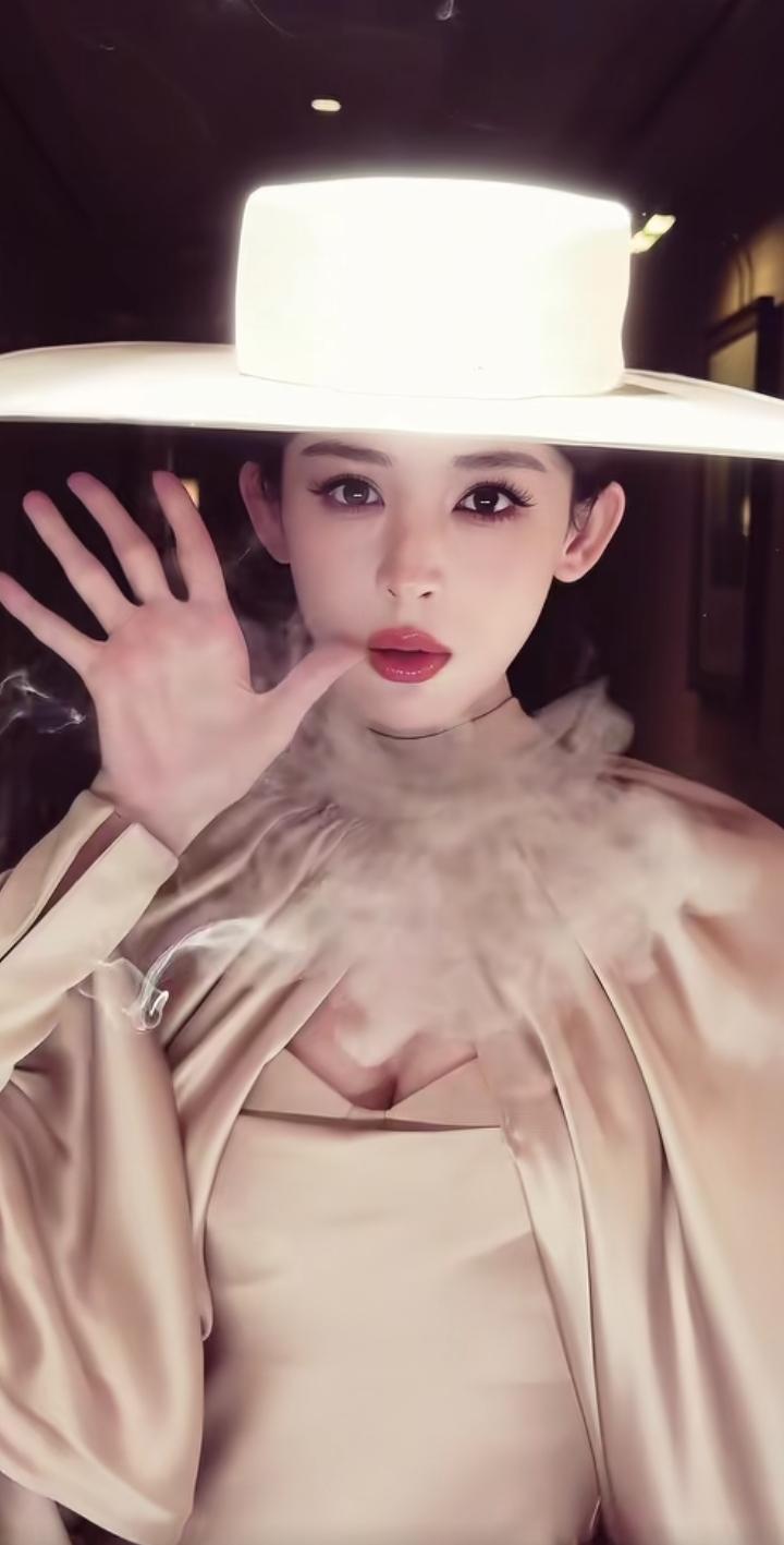 娜扎真是很客观的美，直接颜值暴击😍， 我真的觉得她是内娱现役最美的女明星了[捂