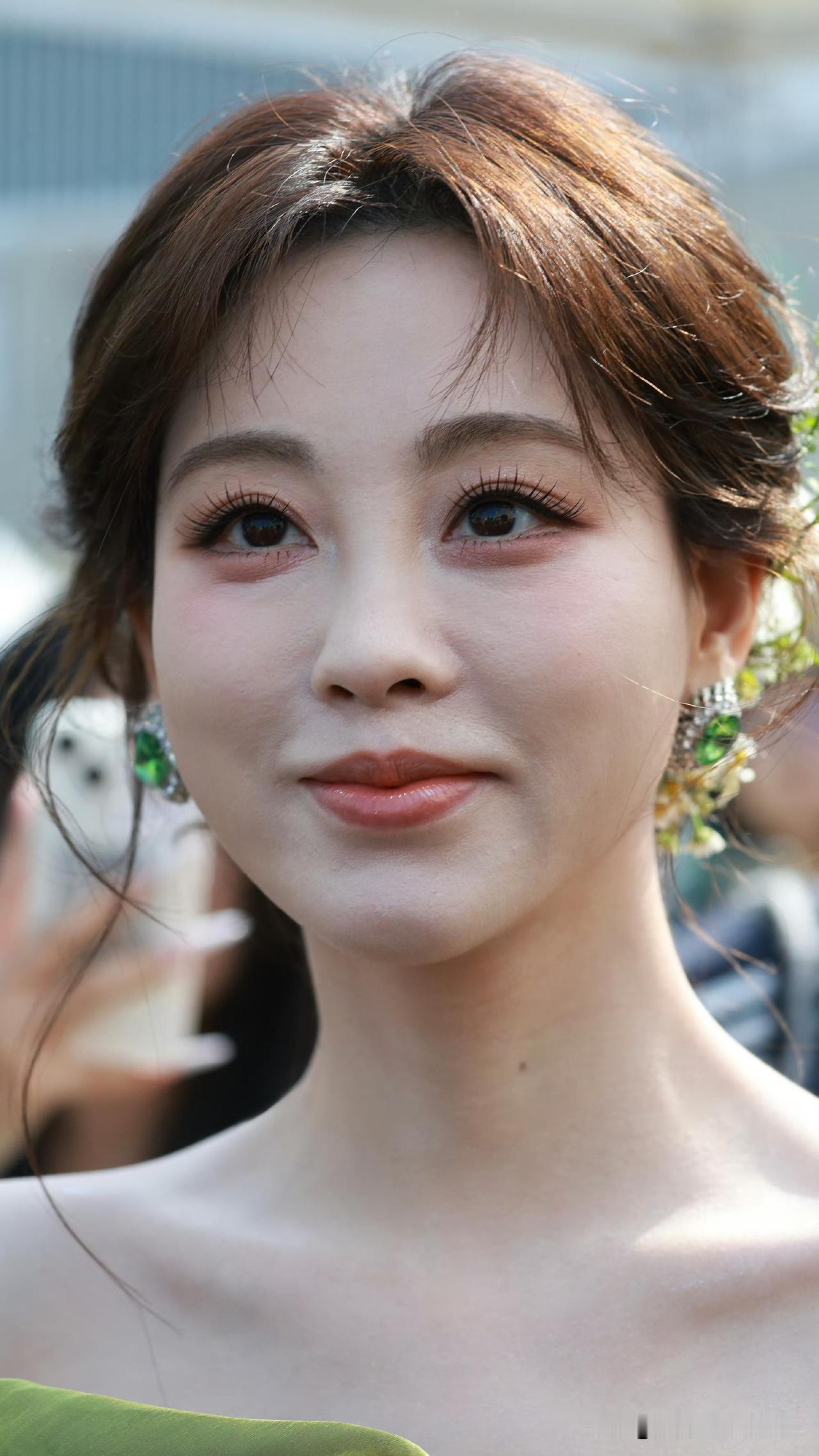 祝绪丹怼脸美图