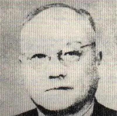 1946年，被老蒋下令“永不录用”的徐恩曾在黄埔江边闲逛，看到打捞的船只，突然福