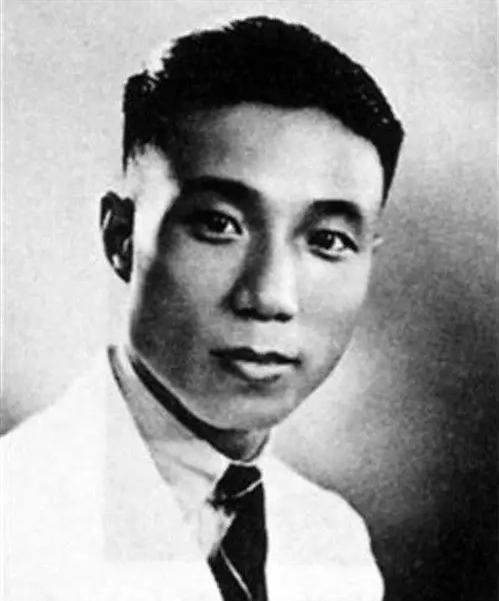 他是世上最“抠门”的人，为了20块钱和下属翻脸。可是临终时200多亿财产却无人继