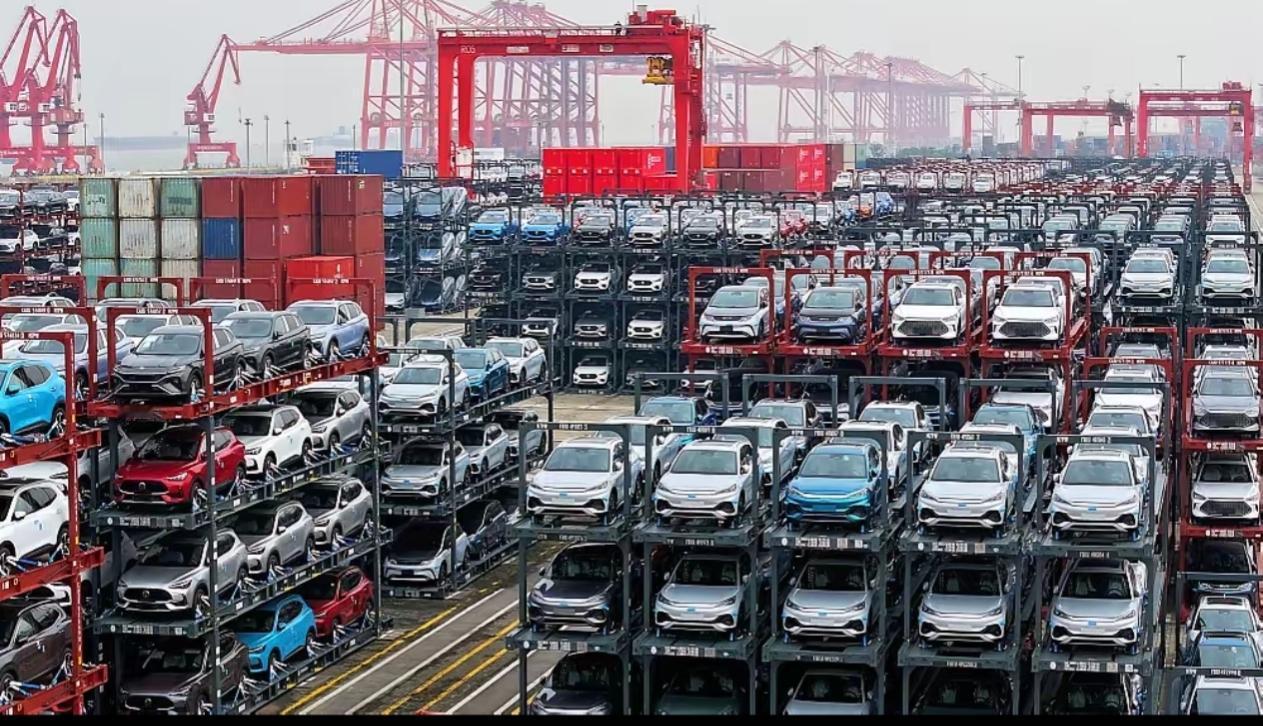 1985年中国汽车出口：0辆；2012年中国汽车出口：突破100万辆；2021年