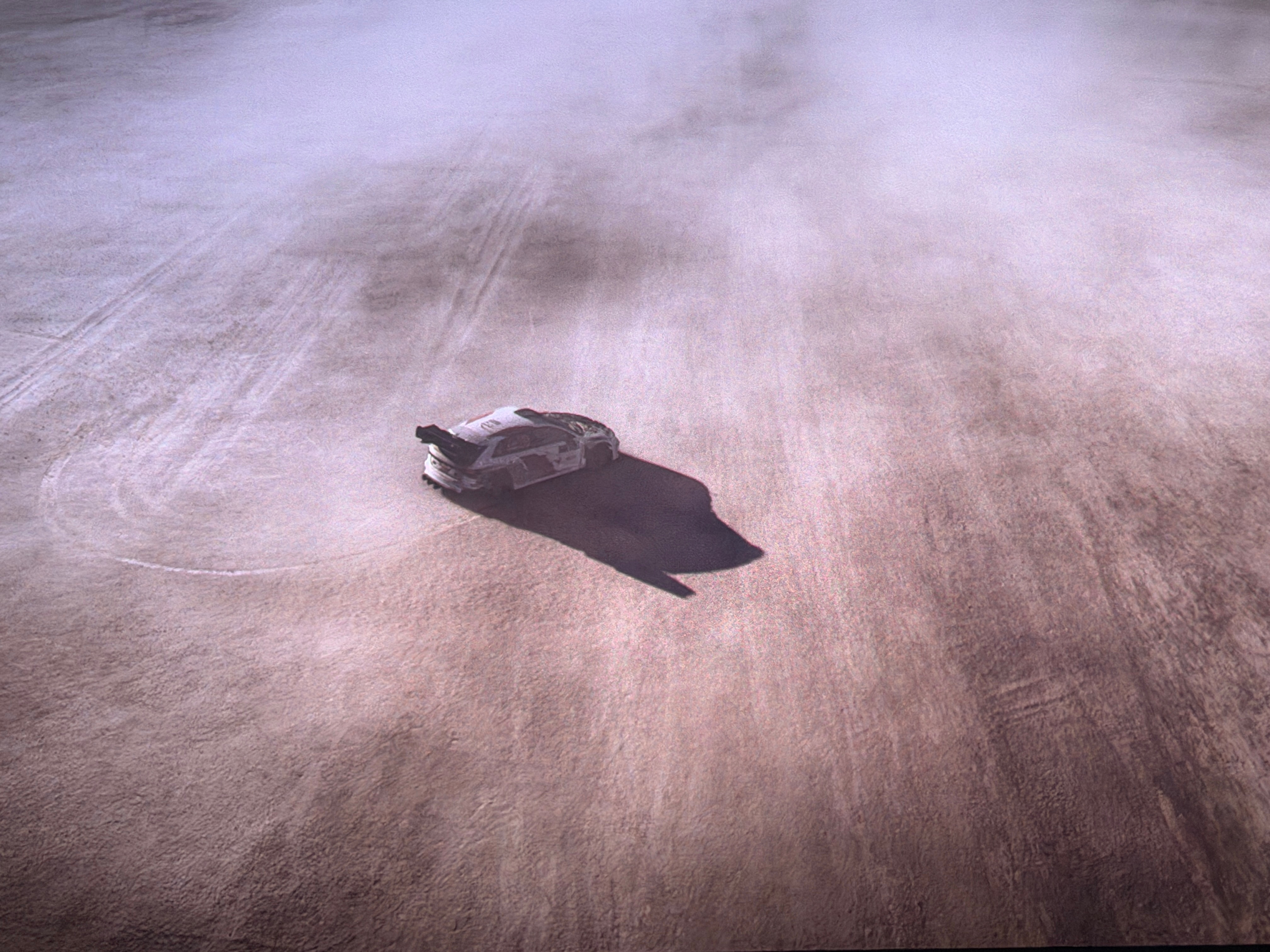 《飞驰人生3》刚刚看完剧情跟一二部差不多全剧都会被情绪拉扯着还是很好看里面有类似