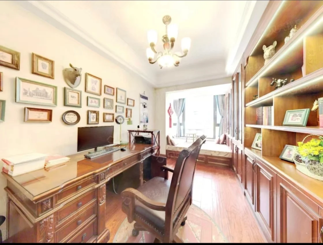 九里这套叠拼的装修看得出来是花了重金的。