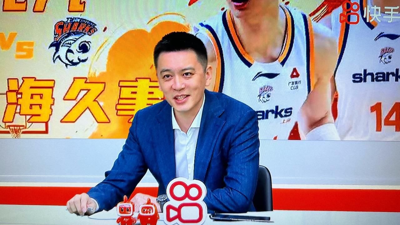 杨鸣在今晚比赛解说中说：CBA球队有好几支航母级别的，但要想开好航母可不是一件容