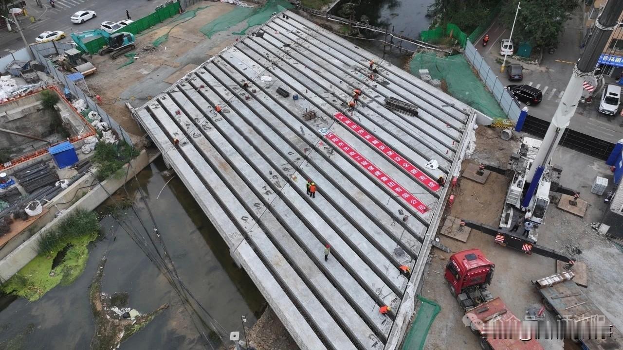 南塔大南桥重大节点完工！沈阳3号线配套路网又近一步！[呲牙]
 
沈阳南塔片区的