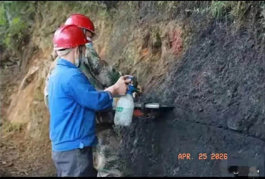 惊掉下巴了，1200吨国家管制石墨弄到美国，这胆儿真是肥上天了！第一次看到上市公