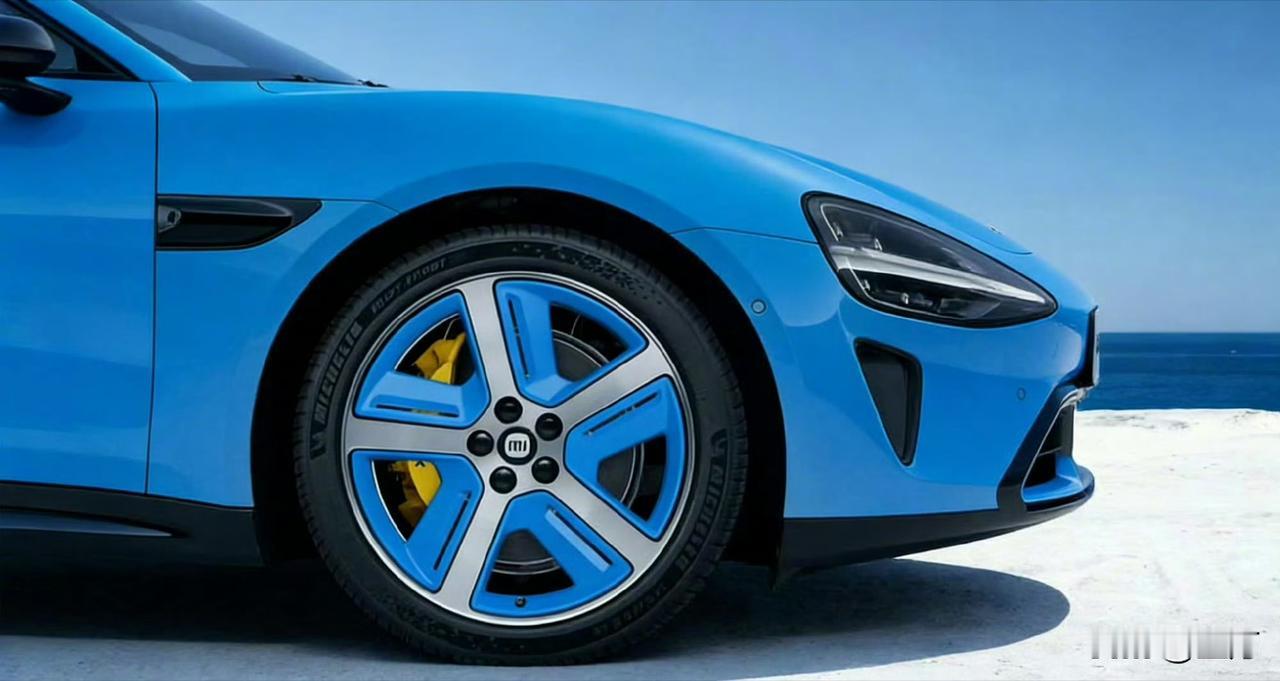 雷军发了新的小米SU7颜色和轮毂搭配！

这次这个颜色就是他们当天晚上直播的时候