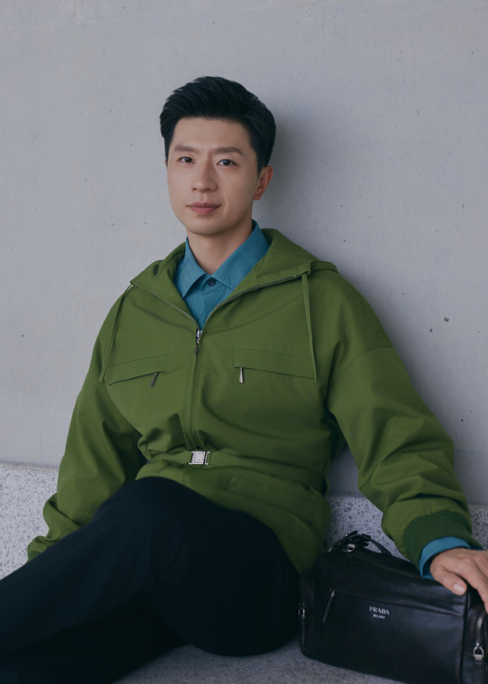 时尚灵感解读  品牌代言人马龙亮相 Prada 深圳新店 身着品牌 2026 秋