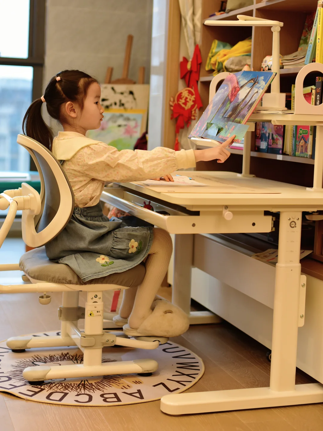 愿你看遍山川湖海，也能安心伏案读书📚