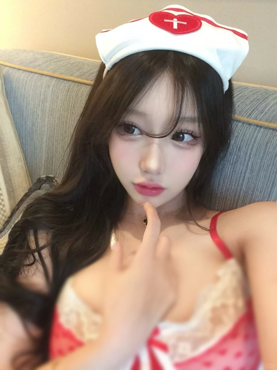 有一天 和你暧昧的女生被推到了我的主页