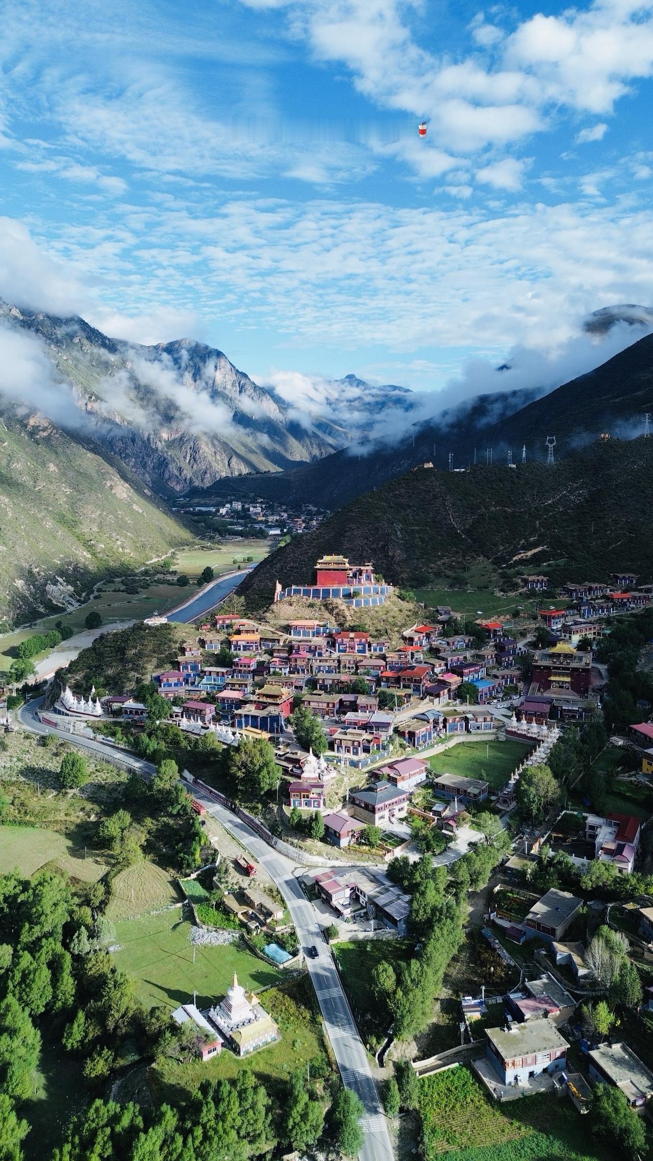 215边上居然有这么美的村庄！旅拍