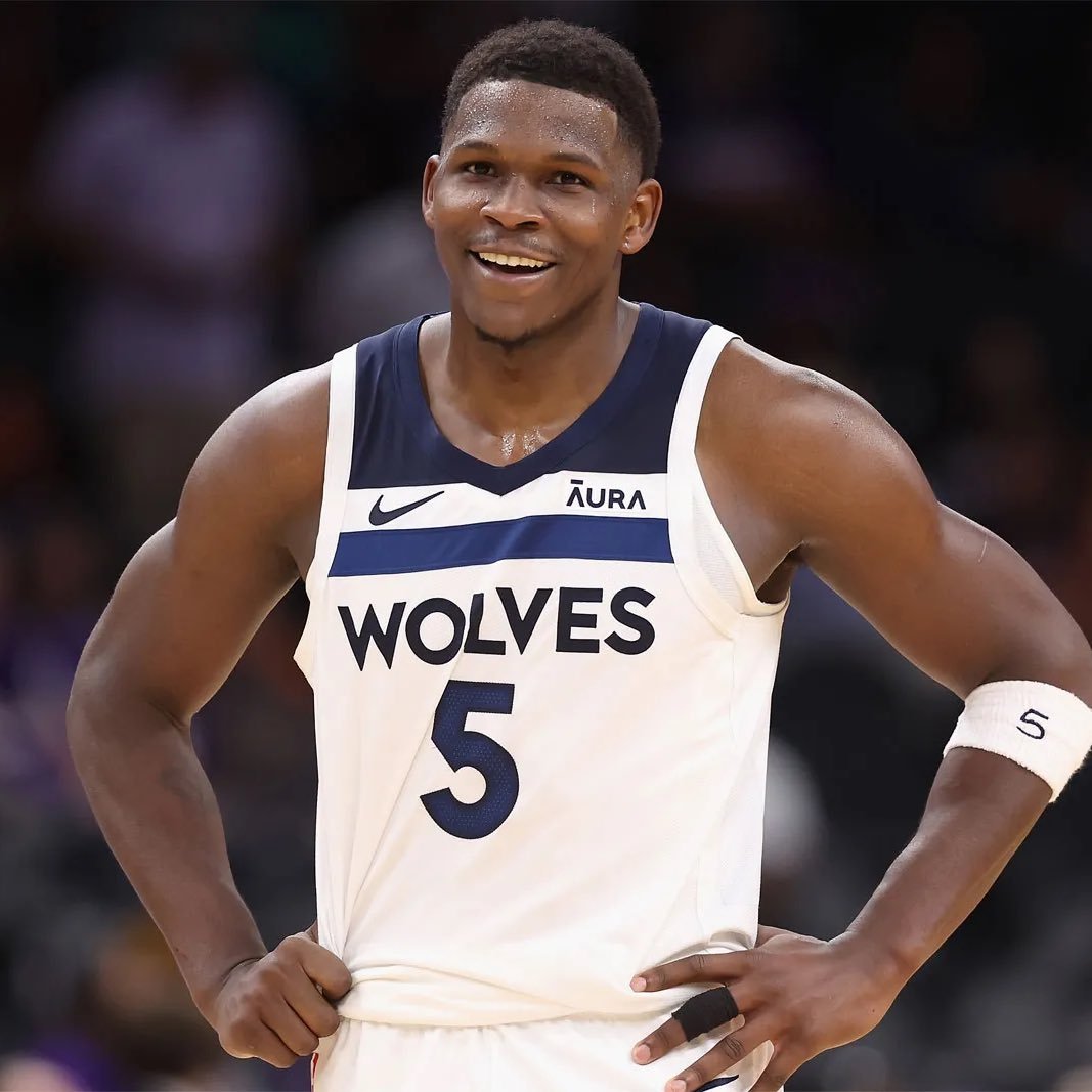 两则伤情更新。Shams：爱德华兹将因右腿筋拉伤缺席2周时间。黄蜂：布兰登·米勒