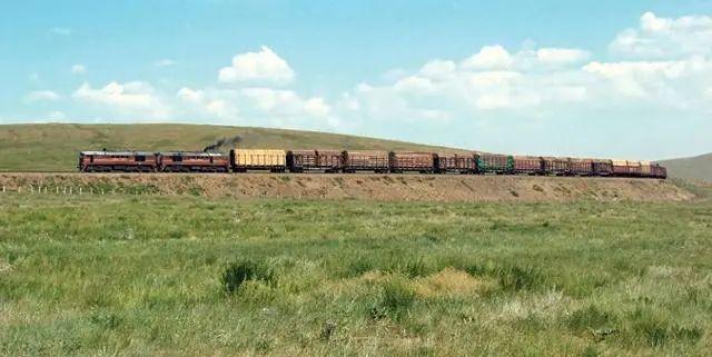 蒙古将美国视为“第三邻国”的想法受到了外界的批评

当然，这主要是由于蒙古的相关