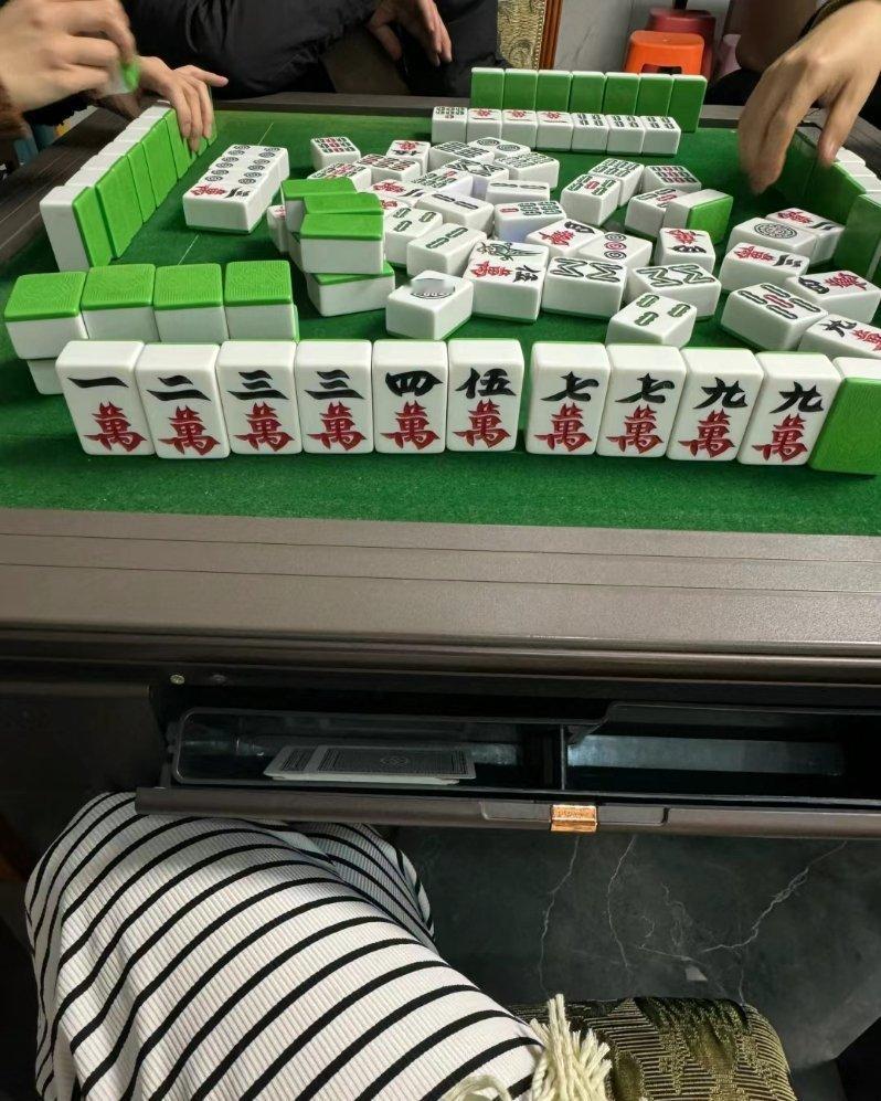 自古胆大吃四方 胆小苦一生财 发狠心人 心软穷半生 . ​​​