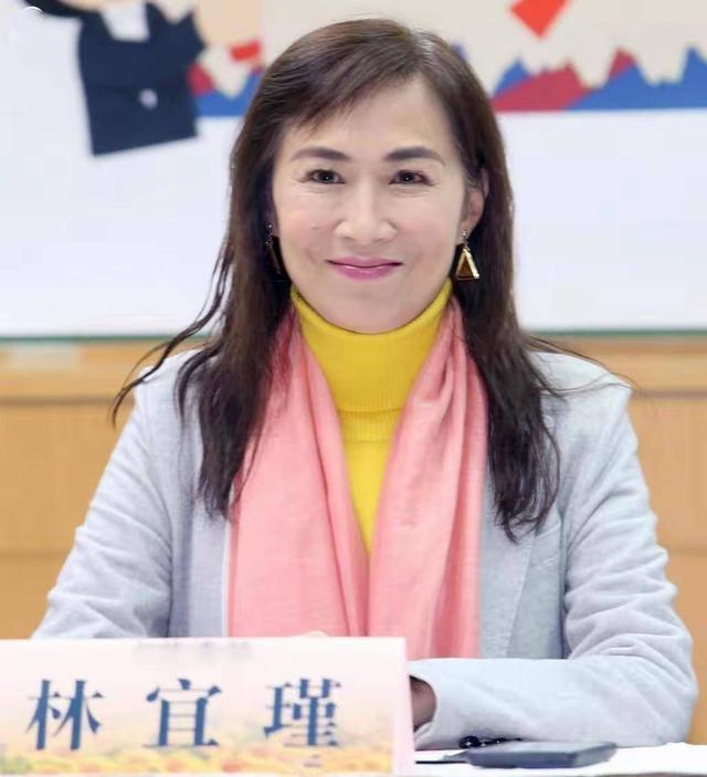 民进党籍台南市民代林宜瑾被控以人头虚报薪资及加班费、低薪高报等手法，从2009年