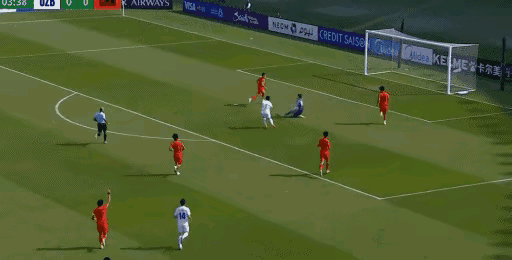 中乌大战上半场，李昊一手遮天！上半场u23男足零封乌兹别克斯坦，可谓是险象环生，