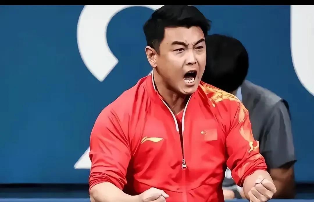 王皓教练的脾气是该改一改了！中国男乒教练王皓脾气比较大，尤其是对年轻队员时常光火