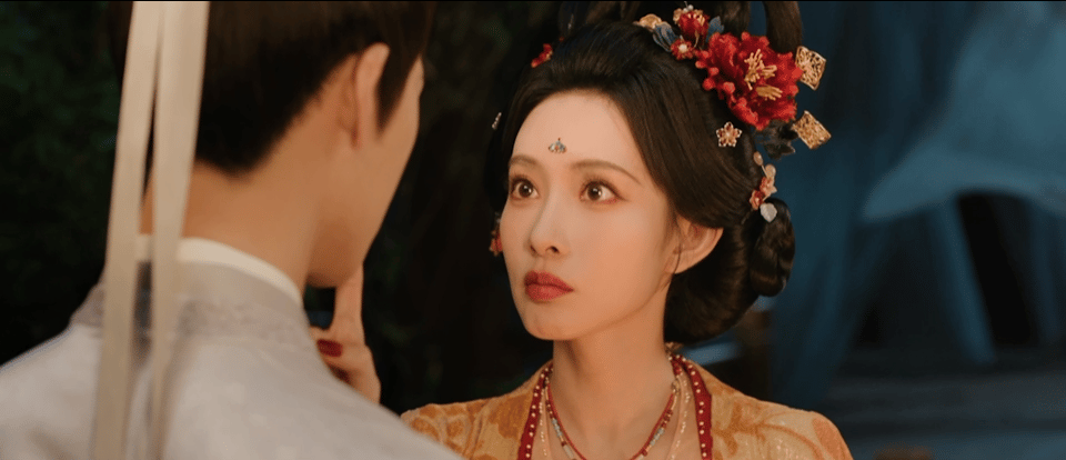 孟子义暮晚摇 甘为女王裙下臣 家人们快看过来！孟子义演的暮晚摇在预告里太惊艳了，