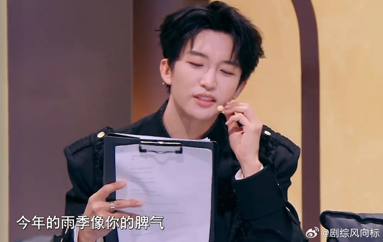 黄子弘凡视频没有伴奏哈哈哈哈哈哈黄子弘凡没有伴奏，清唱很好听 