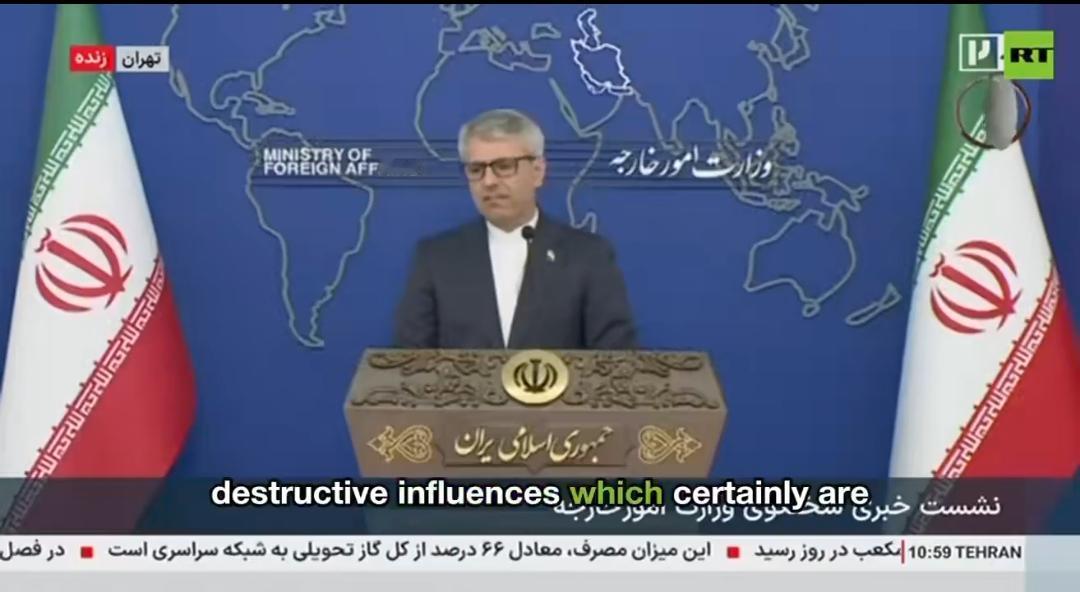 新闻快讯——伊朗外交部发言人伊斯梅尔·巴盖伊：
 
“美国应独立行事，不受各类压