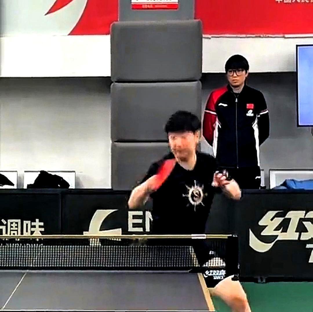 别再说那些有的没的，
 

全运会刚丢了冠军，他们连口气都没喘就坐上了去成都的飞