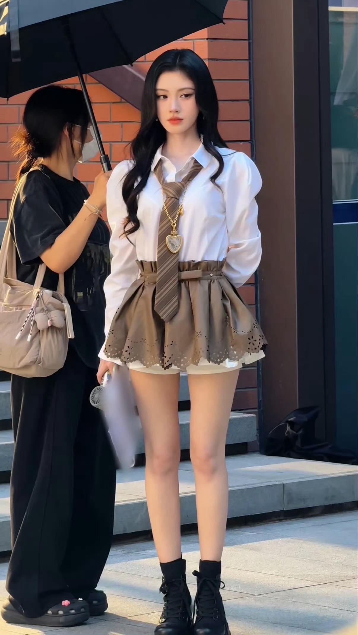 鞠婧祎 jjy鞠婧祎苏绿夏 “比起你人尽皆知 大红大紫 更希望你平安顺遂 知足常