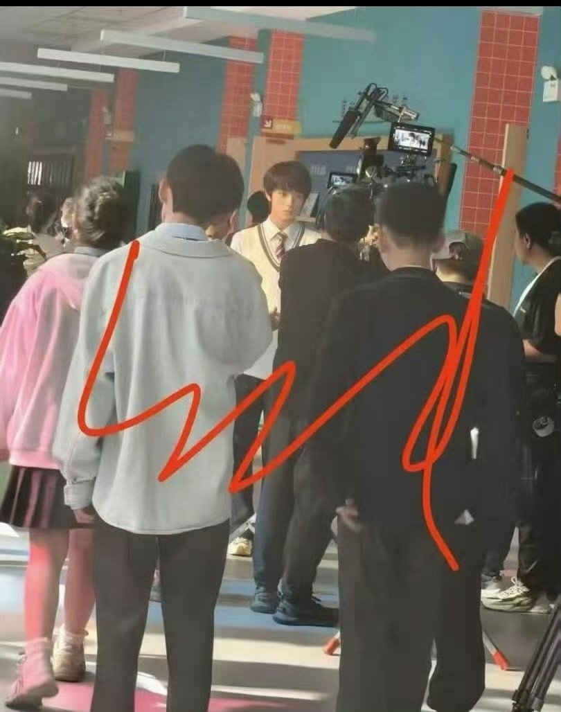 王橹杰付彬言校服造型王橹杰付彬言校服造型路透王橹杰《我们的少年时代2》付彬言路透