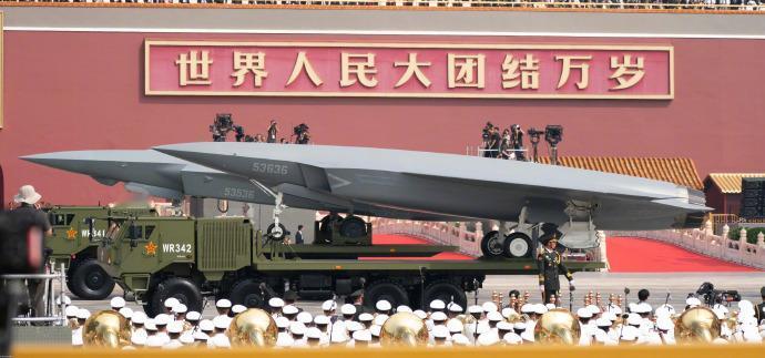 两型无人制空作战飞机，多型无人僚机，舰载查打一体无人机，无人舰载直升机……1年的