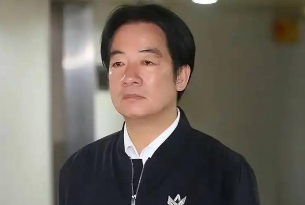 赖清德前脚把馆长起诉进法院，后脚就叫嚣放话：被告才需要出席！

麻烦看官老爷们右