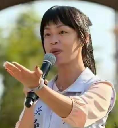 重磅！深耕25年深绿票仓迎来挑战者，蓝白联手礼让同一人，这次真要翻盘？
大家都知