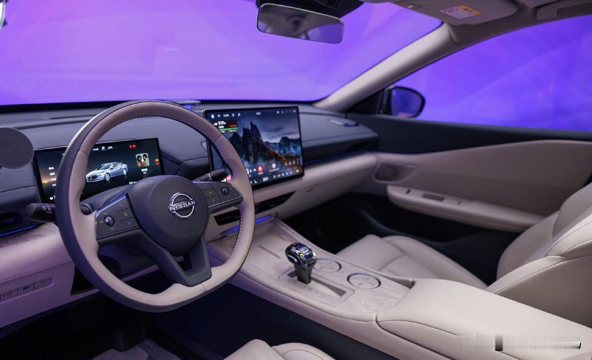 全球首个鸿蒙座舱的燃油车出现了！就是这台东风日产天籁·鸿蒙座舱！

还记得我驾照