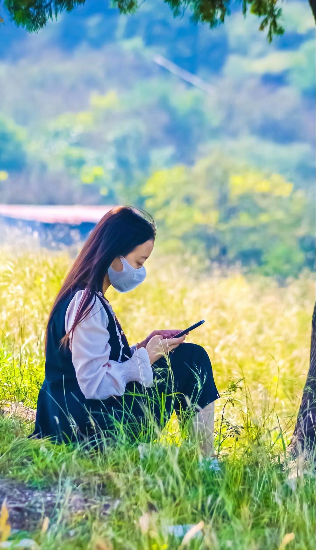 “不再相信漂亮的话 所以现在只接受看得见的喜欢和明确的爱”