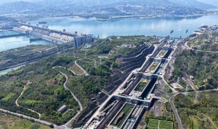 中国服务业进入整体战略升级新阶段 冲刺百万亿元新目标