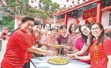 马来西亚华人为何不能独立建国？其实说白了，是因为干不过马来本土人，人家背后有个大