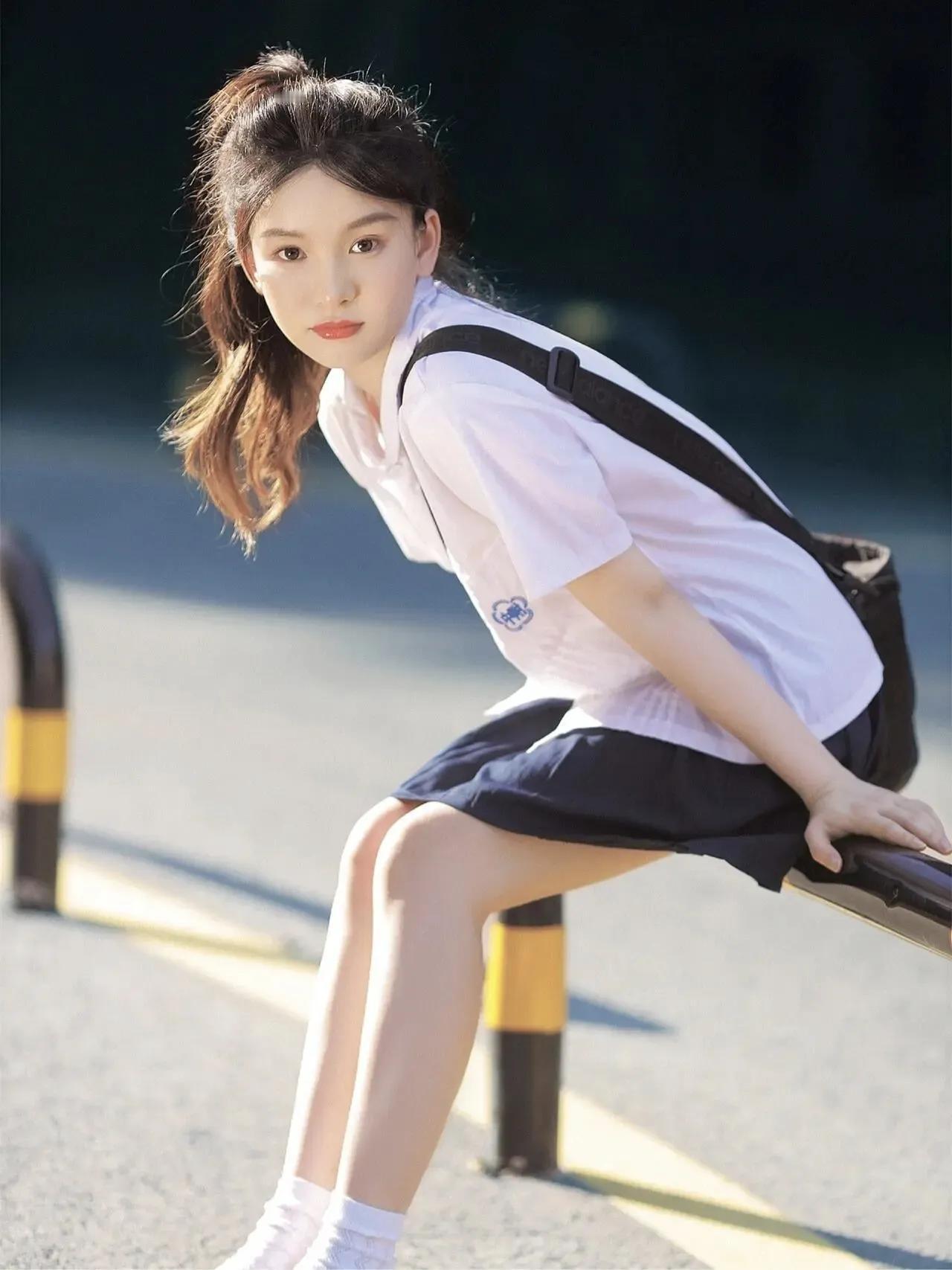 分享唯美的美照当我们长大后，会不会回忆学生时期有哪些美女让人过目难忘？ 美女的美
