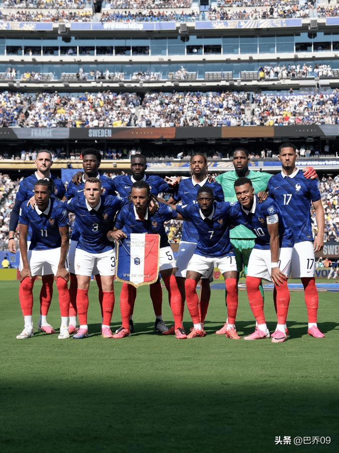 场均1球封神！法国3-0零封瑞典晋级，姆巴佩双响狂刷纪录，只差1球追平梅西
 