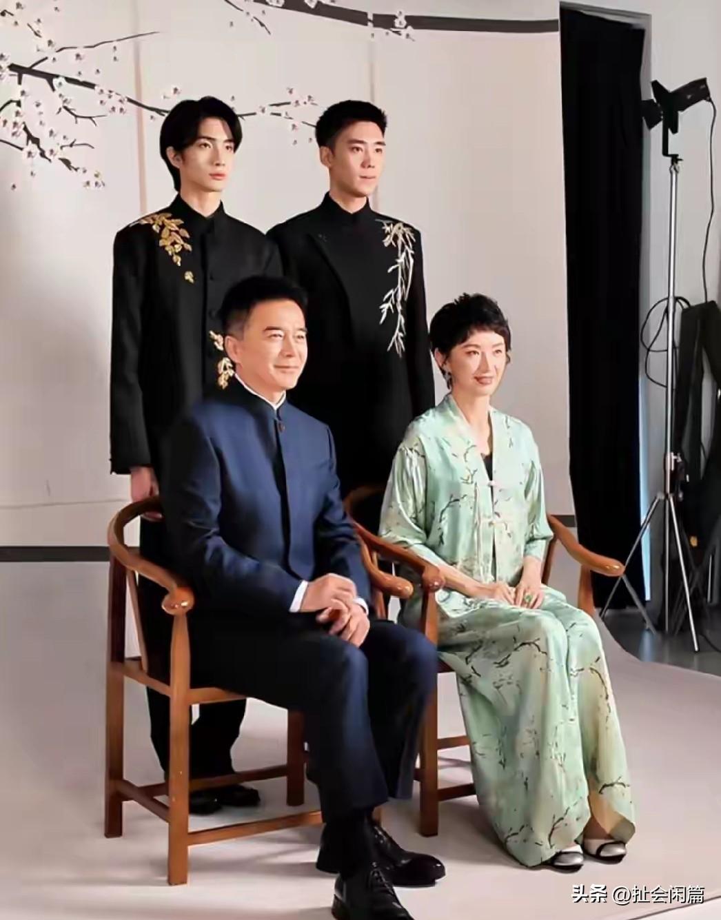 许亚军的小儿子长这么大了，又高又帅！
 
演员许亚军有两个儿子，分别是长子许何，