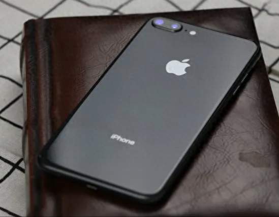 iPhone 17 Pro Max用了快1年，最尴尬的问题开始出现
